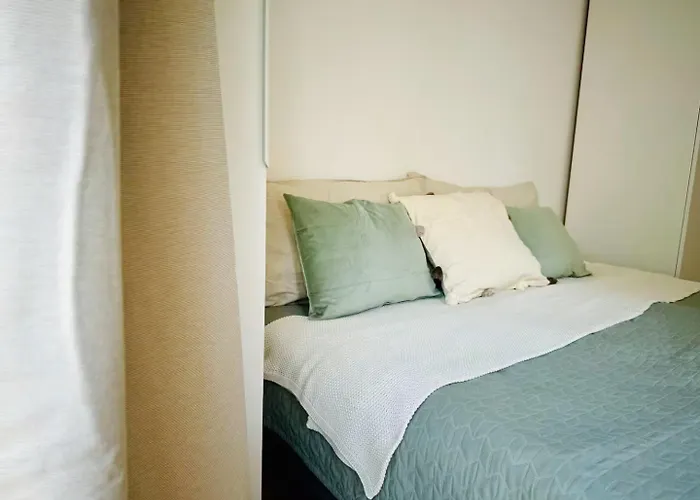Stilvolle Premium-wohnung Mit Klimaanlage Und Dachterrasse Apartment